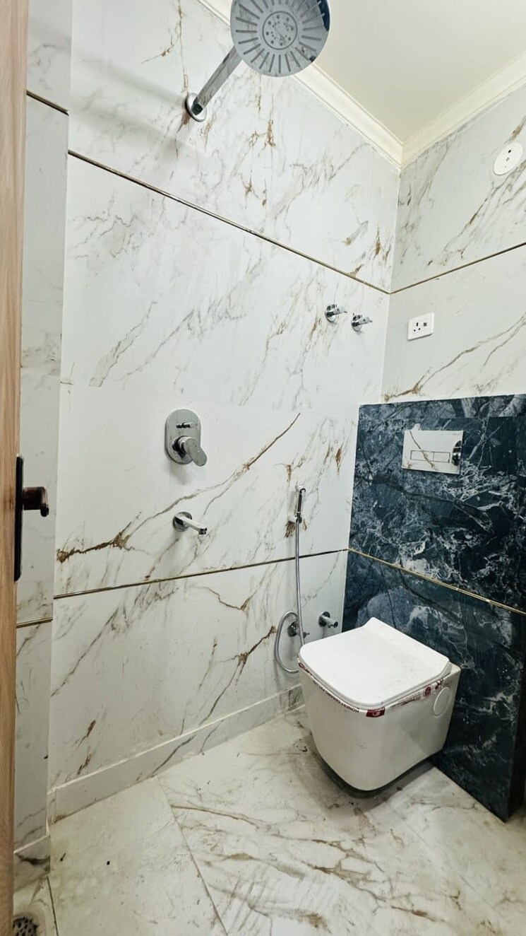 Bathroom, mahavir enclave 1 1 RK 400 Sq.Ft. Apartment In Mahavir Enclave 1 Delhi 9277967