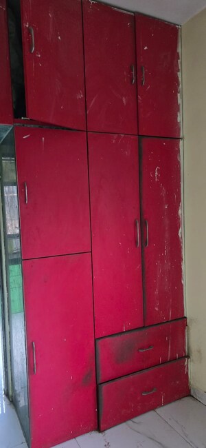 Furnished Amenities in 2.5 BHK Apartment at Yashwant Arcade, Kopar Khairane – for Rent