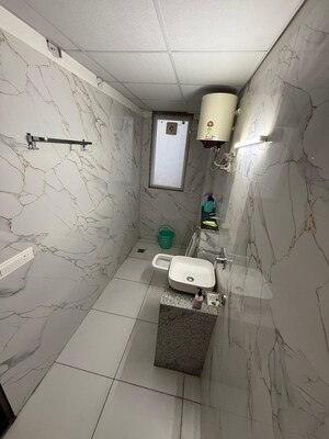 Bathroom in 2 BHK Builder Floor at Sector 40 – for Rent