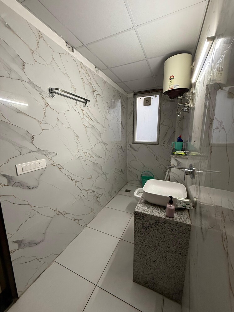 Bathroom, sector 40 2 Bedroom 1460 Sq.Ft. Builder Floor In Sector 40 Gurgaon 9278006