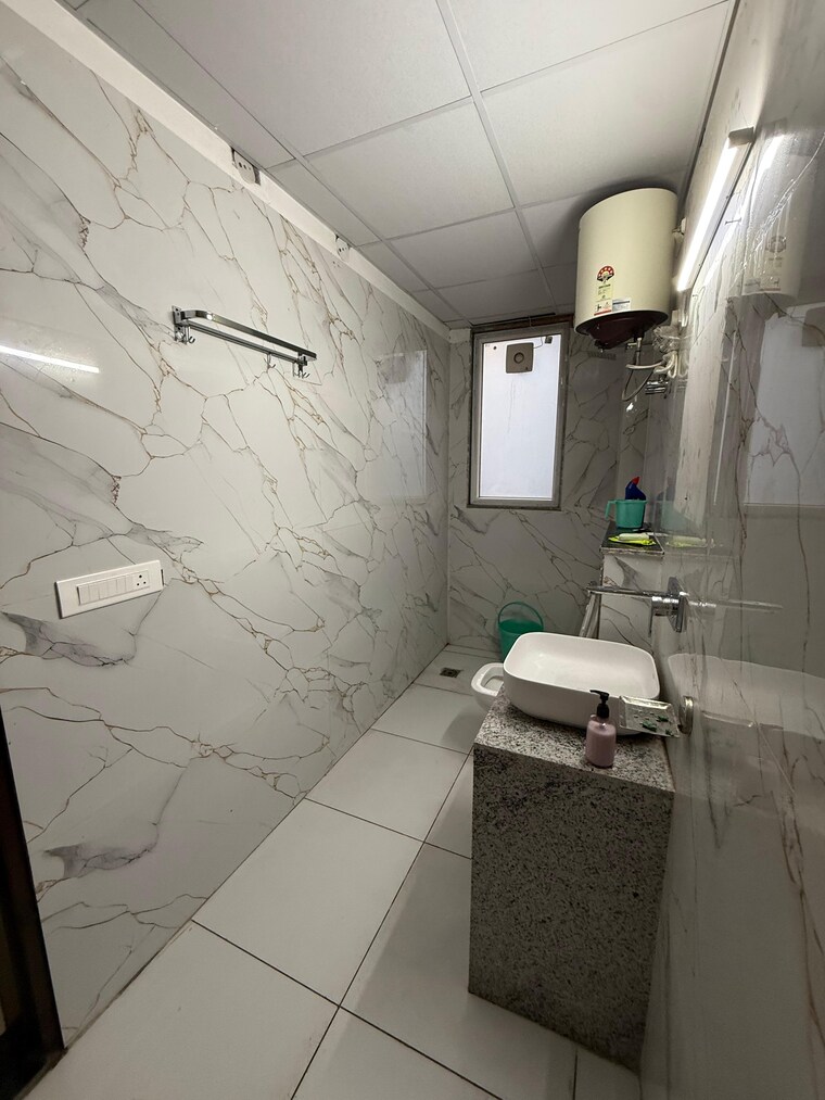 Bathroom, sector 40 2 Bedroom 1460 Sq.Ft. Builder Floor In Sector 40 Gurgaon 9278006