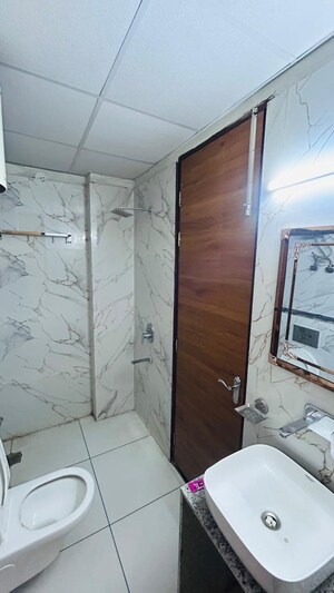 Kitchen in 2 BHK Builder Floor at Sector 40 – for Rent