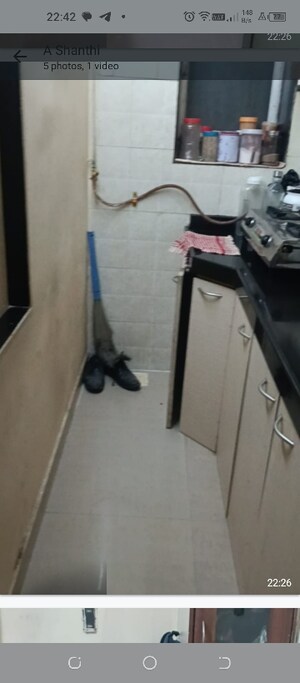 Team Area in 1 BHK Apartment at Mahim West – for Rent