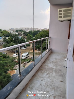 Balcony in 1 BHK Builder Floor at Unitech Cyber Park, Sector 39 – for Rent