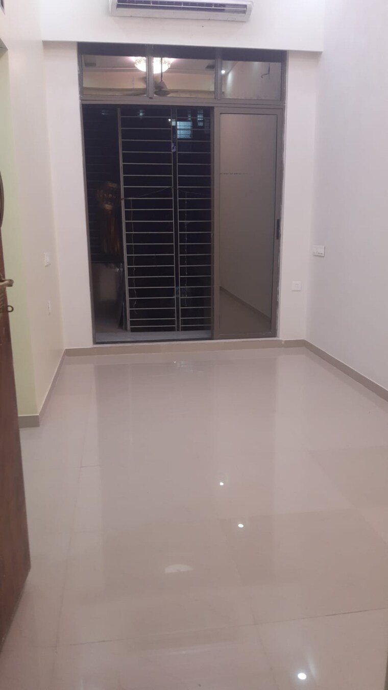 Room, lodha-vista 1 Bedroom 400 Sq.Ft. Apartment In Lower Parel Mumbai 9278082