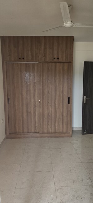 Room in 3 BHK Apartment at Breez Flora Avenue 33, Sohna Sector 33 – for Rent