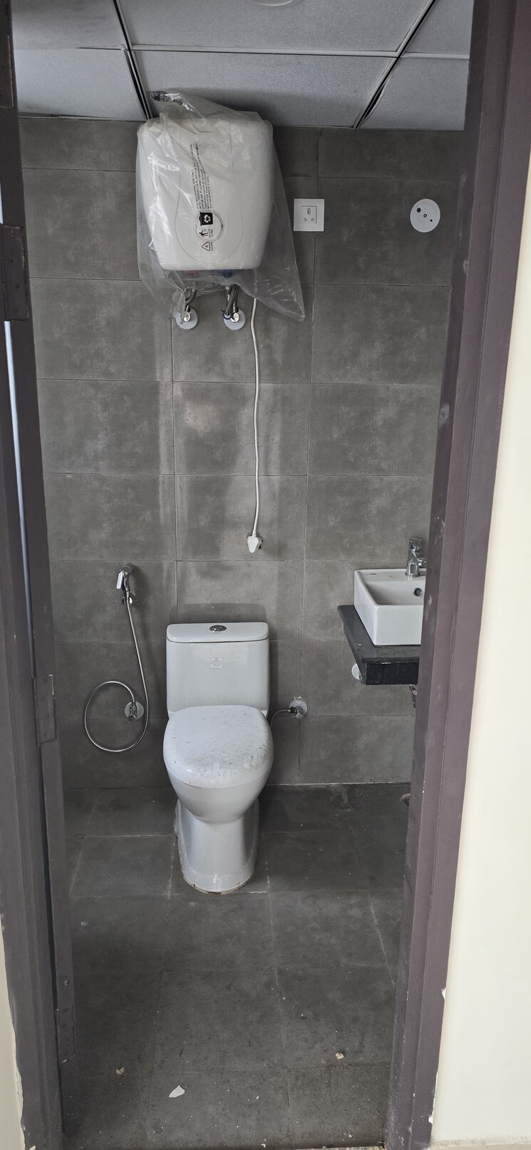 Bathroom, breez-flora-avenue-33 3 Bedroom 1510 Sq.Ft. Apartment In Sohna Sector 33 Gurgaon 9278110