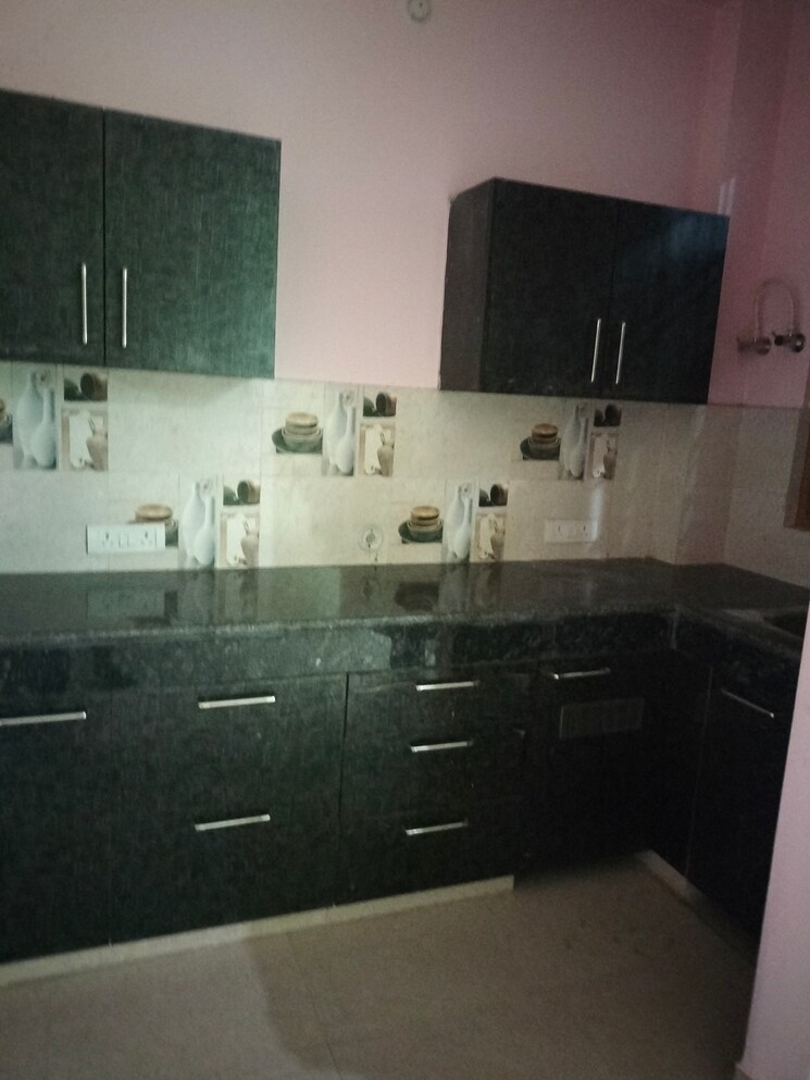 Kitchen, indira nagar 1.5 Bedroom 900 Sq.Ft. Villa In Indira Nagar Lucknow 9278112