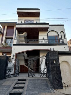 4 BHK + Pooja Room,Servant Room,Study Room,Extra Room Independent House For Sale in Sunny Enclave