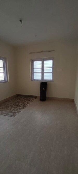 Bedroom in 1 BHK Apartment at Silver Apartments Prabhadevi, Prabhadevi – for Rent