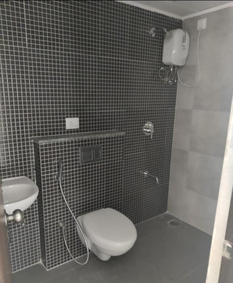 Bathroom, laukik-vastu-luxuria 2 Bedroom 640 Sq.Ft. Apartment In P And T Colony Thane 9278137