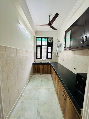 Kitchen in 2 BHK Builder Floor at Sector 40 – for Rent