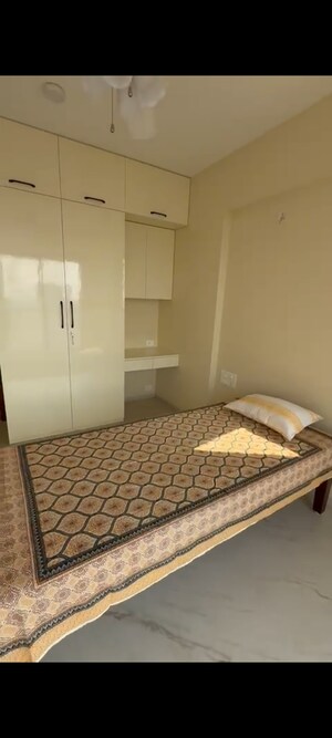 Bedroom in 3 BHK Apartment at Best Complex Andheri West, Andheri West – for Rent