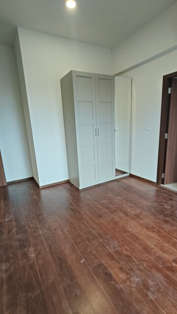 Master Bedroom in 2 BHK Apartment at Piramal Mahalaxmi, Mahalaxmi – for Rent