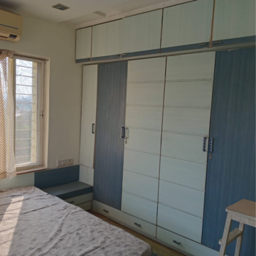 Room in 1 BHK Apartment at Empire Estate Q Building Society, Pimpri Chinchwad Pcmc – for Rent