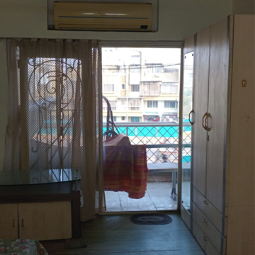 Room in 1 BHK Apartment at Empire Estate Q Building Society, Pimpri Chinchwad Pcmc – for Rent
