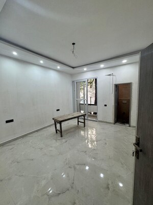 Room in 5 BHK Independent House at Greater Kailash – for Rent