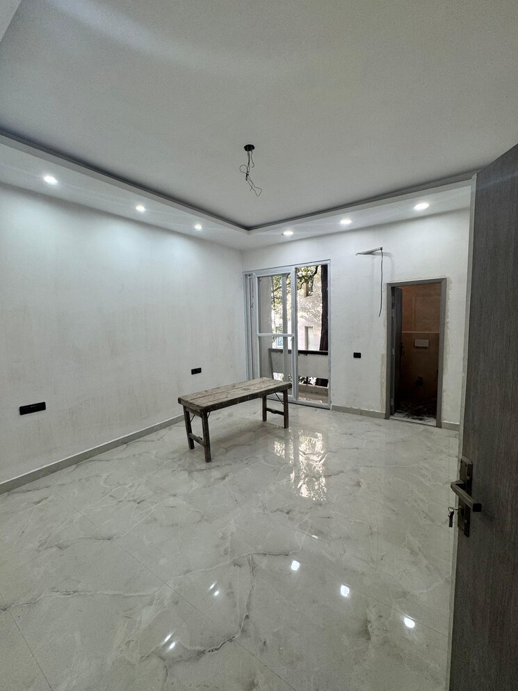 Room, greater kailash 5 Bedroom 260 Sq.Yd. Independent House In Greater Kailash Delhi 9278202