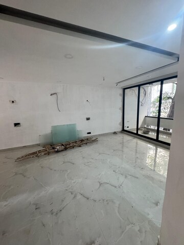 Room in 5 BHK Independent House at Greater Kailash – for Rent