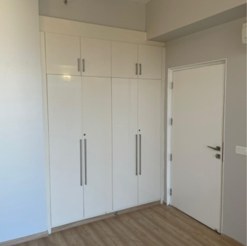 Room in 3 BHK Apartment at DLF The Primus, Sector 82a – for Sale