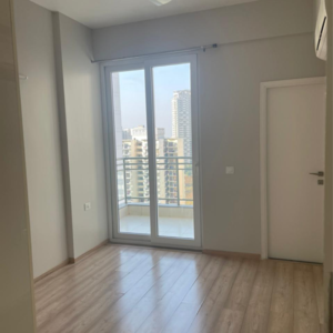 Room in 3 BHK Apartment at DLF The Primus, Sector 82a – for Sale