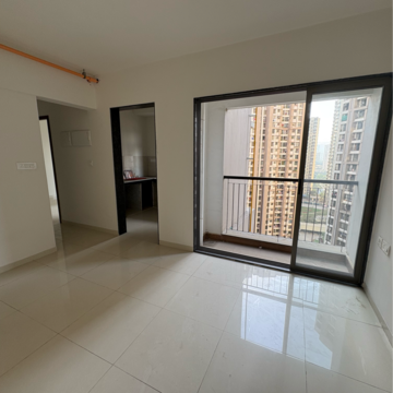 Room in 2 BHK Apartment at Runwal Eirene Phase 2, Majiwada – for Sale