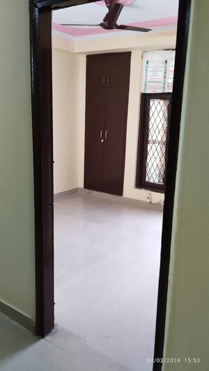 Room in 2 BHK Builder Floor at Paryavaran Complex – for Sale