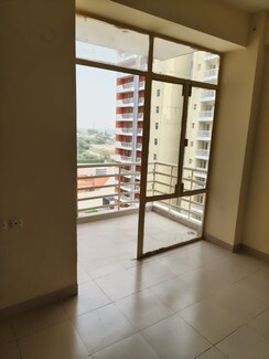 2 BHK Apartment For Sale in Breez Global Heights