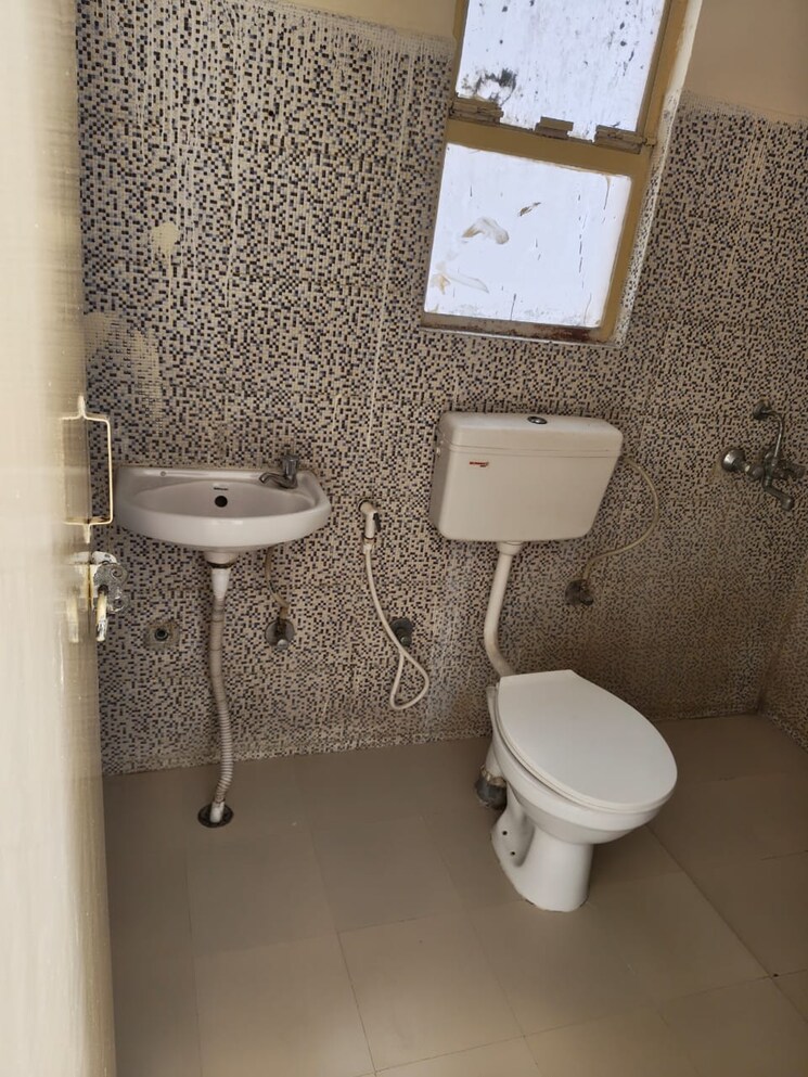 Bathroom, breez-global-heights 2 Bedroom 623 Sq.Ft. Apartment In Sohna Sector 33 Gurgaon 9278266