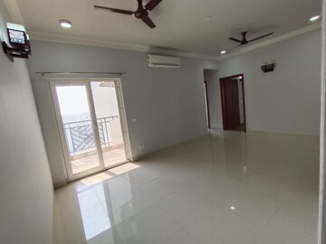 Room in 3 BHK Apartment at Central Park Flower Valley Aqua Front Towers, Sohna Sector 33 – for Rent