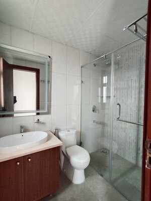Bathroom in 3 BHK Apartment at Central Park Flower Valley Aqua Front Towers, Sohna Sector 33 – for Rent
