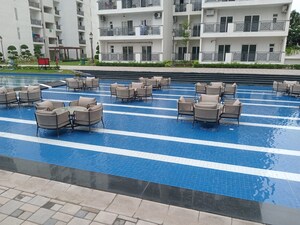 Swimming Pool in 3 BHK Apartment at Central Park Flower Valley Aqua Front Towers, Sohna Sector 33 – for Rent