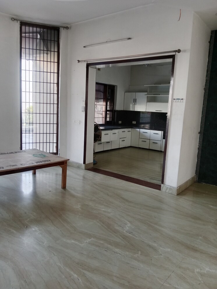 Room, sector 13 2.5 Bedroom 1963 Sq.Ft. Builder Floor In Sector 13 Panipat 9278289
