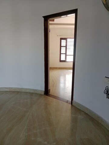 Room in 2.5 BHK Builder Floor at Sector 13 – for Rent