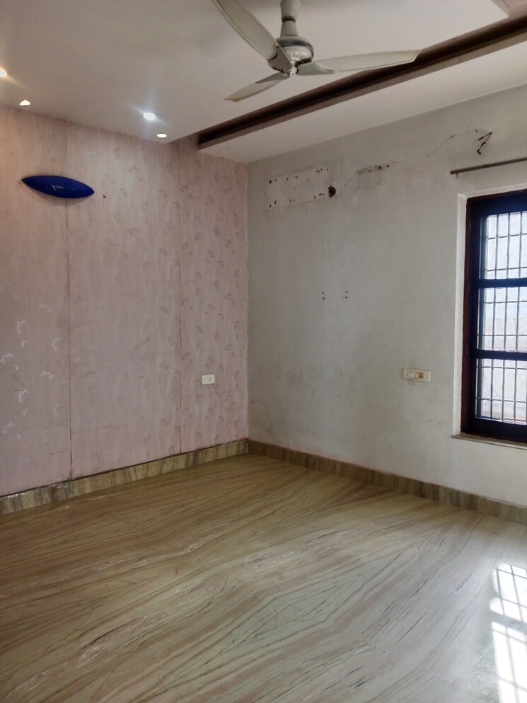 Room, sector 13 2.5 Bedroom 1963 Sq.Ft. Builder Floor In Sector 13 Panipat 9278289