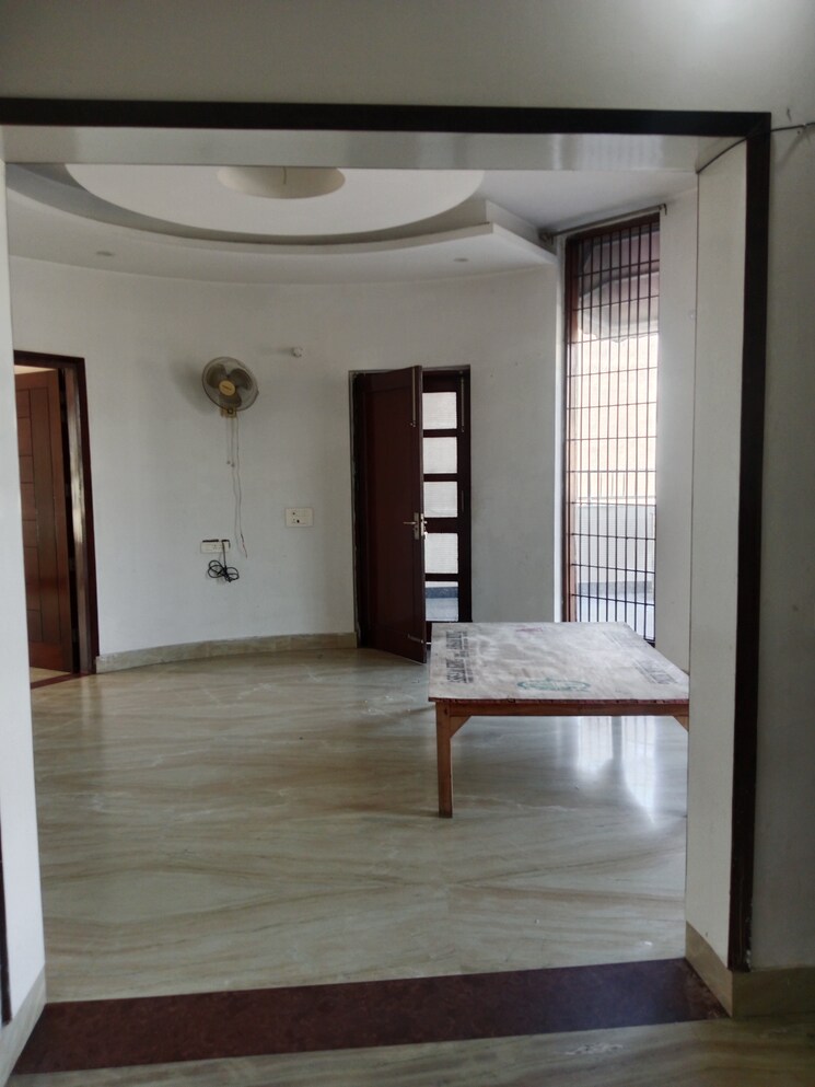 Room, sector 13 2.5 Bedroom 1963 Sq.Ft. Builder Floor In Sector 13 Panipat 9278289