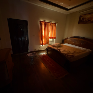 Bedroom in 5 BHK Penthouse at Sector 9a – for Rent