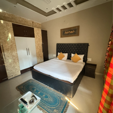 Bedroom in 5 BHK Penthouse at Sector 9a – for Rent