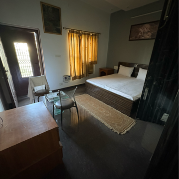 Bedroom in 5 BHK Penthouse at Sector 9a – for Rent