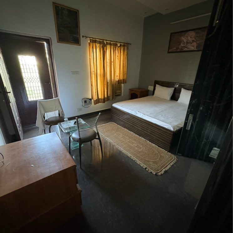 Room, sector 9a 4 Bedroom 500 Sq.Ft. Villa In Sector 9a Bahadurgarh 9278296