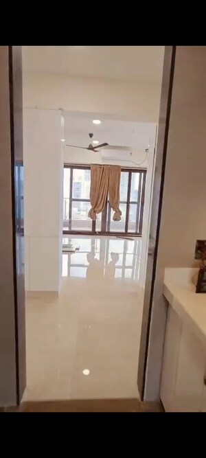 Room in 3 BHK Apartment at Surbhi CHS Andheri West, Andheri West – for Rent