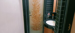 Furnished Amenities in 1 BHK Apartment at Andheri West – for Rent