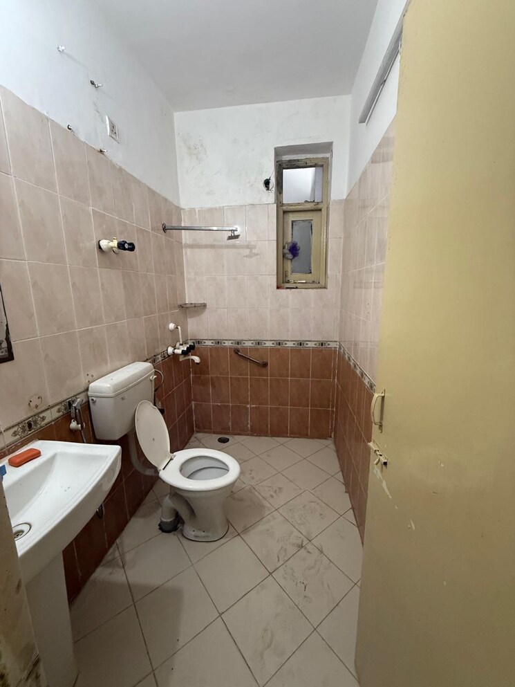 Bathroom, eldeco-ananda 3.5 Bedroom 300 Sq.Mt. Independent House In Sector 48 Noida 9278302
