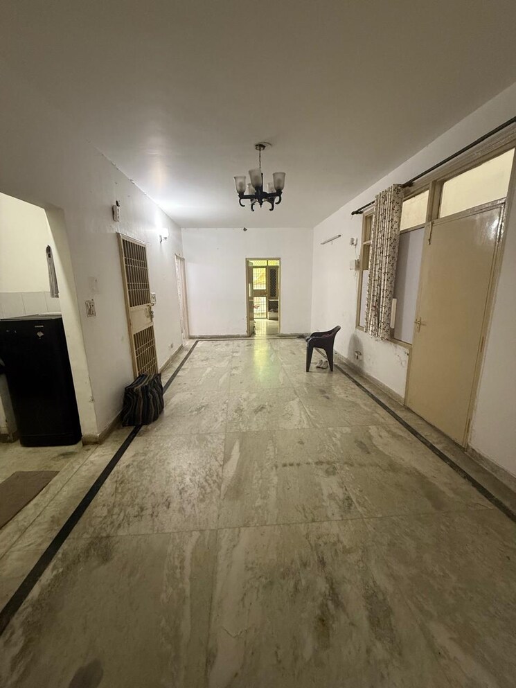 Room, eldeco-ananda 3.5 Bedroom 300 Sq.Mt. Independent House In Sector 48 Noida 9278302