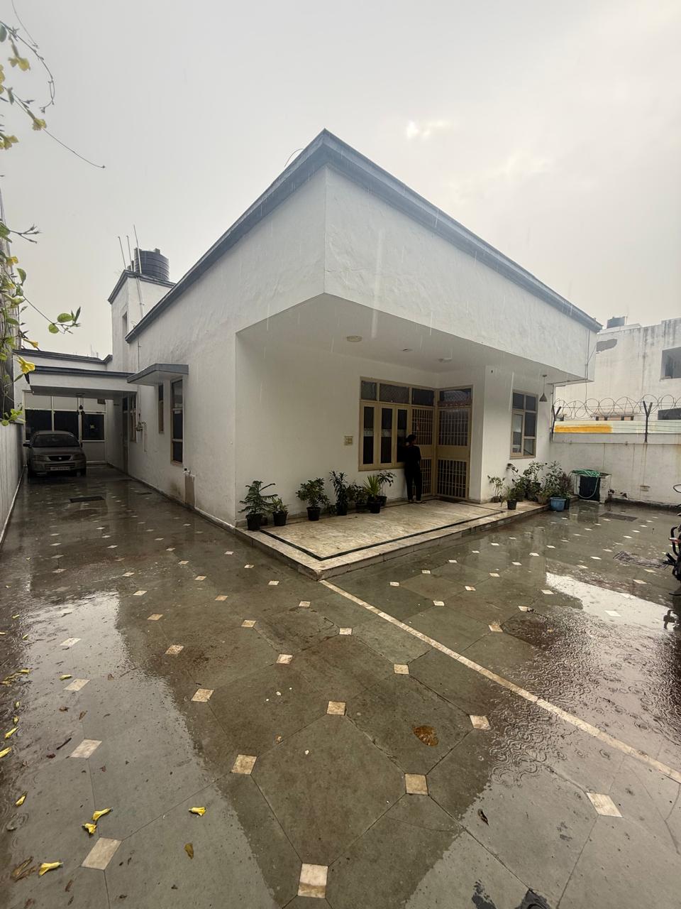 3.5 BHK + Servant Room Independent House For Rent in Eldeco Ananda