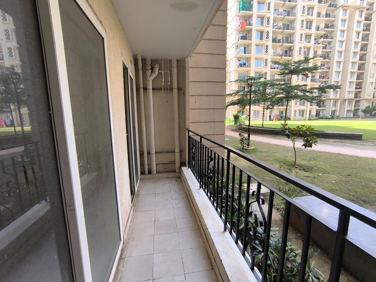 Balcony, signature-the-serenas 2 Bedroom 724 Sq.Ft. Apartment In Sohna Sector 36 Gurgaon 9278313