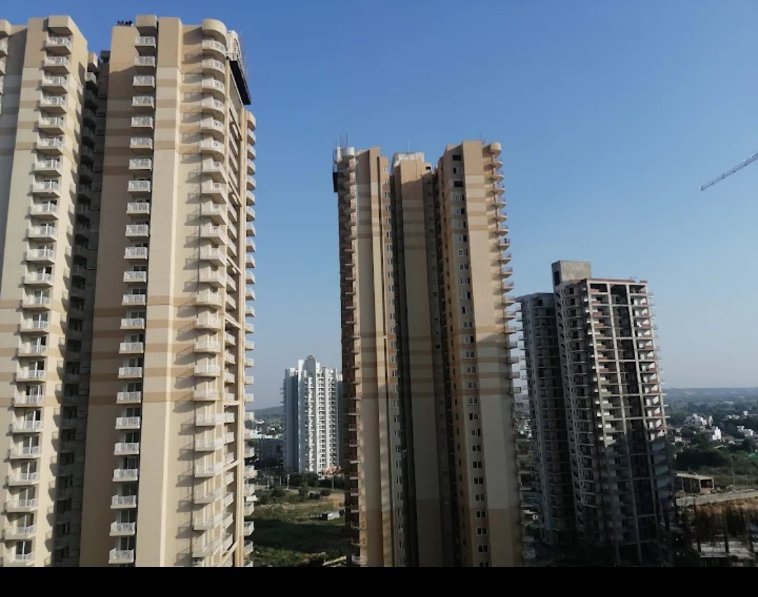 3 BHK + Servant Room Apartment For Sale in Paras Irene