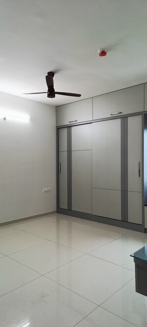 Room in 3 BHK Apartment at Rajapushpa Provincia, Narsingi – for Rent