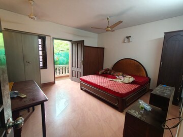 Master Bedroom in  Office Space at West Mambalam – for Rent