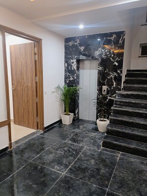 Building Lobby in 2 BHK Builder Floor at Sector 40 – for Rent